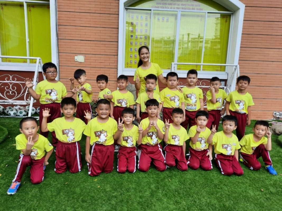 ao dong phuc truong mam non 2