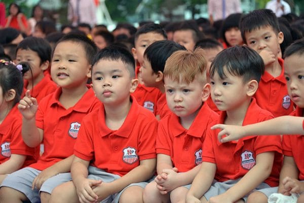 may dong phuc hoc sinh tai quan 11 20180731170108 654197 600x400 1