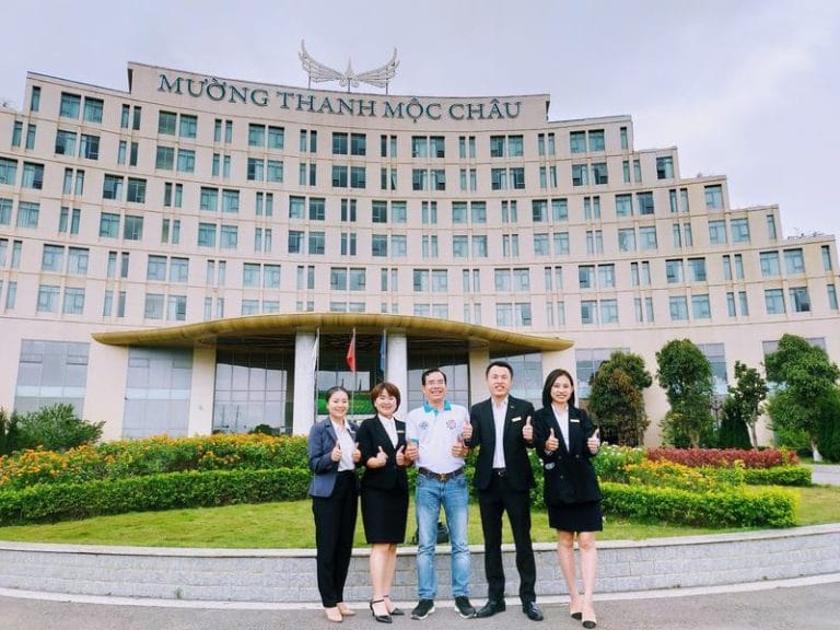 Đồng phục khách sạn bàn giao cho khách hàng